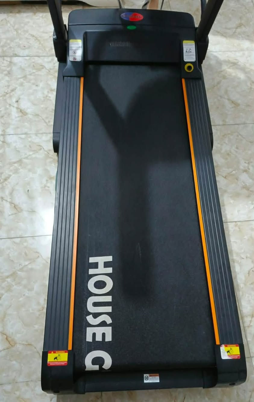 🏃‍♀️ جهاز جري كهربائي House Gym T600A للبيع

جهاز جري منزلي House Gym T600A بحالة جيدة ونظيف، استخدام منزلي.

✨ المواصفات:

* سرعة قابلة للتعديل.
* خاصية الميلان Incline.
* شاشة إلكترونية تعرض السرعة، الوقت، المسافة والسعرات.
* مفتاح أمان.
* مناسب للمشي والجري والرياضة المنزلية.
* يحتوي على ملحقات رياضية جانبية كما موضح بالصور.
* الجهاز يعمل بصورة جيدة.

السعر / 350 
العنوان / بغداد
موبايل / ***********
