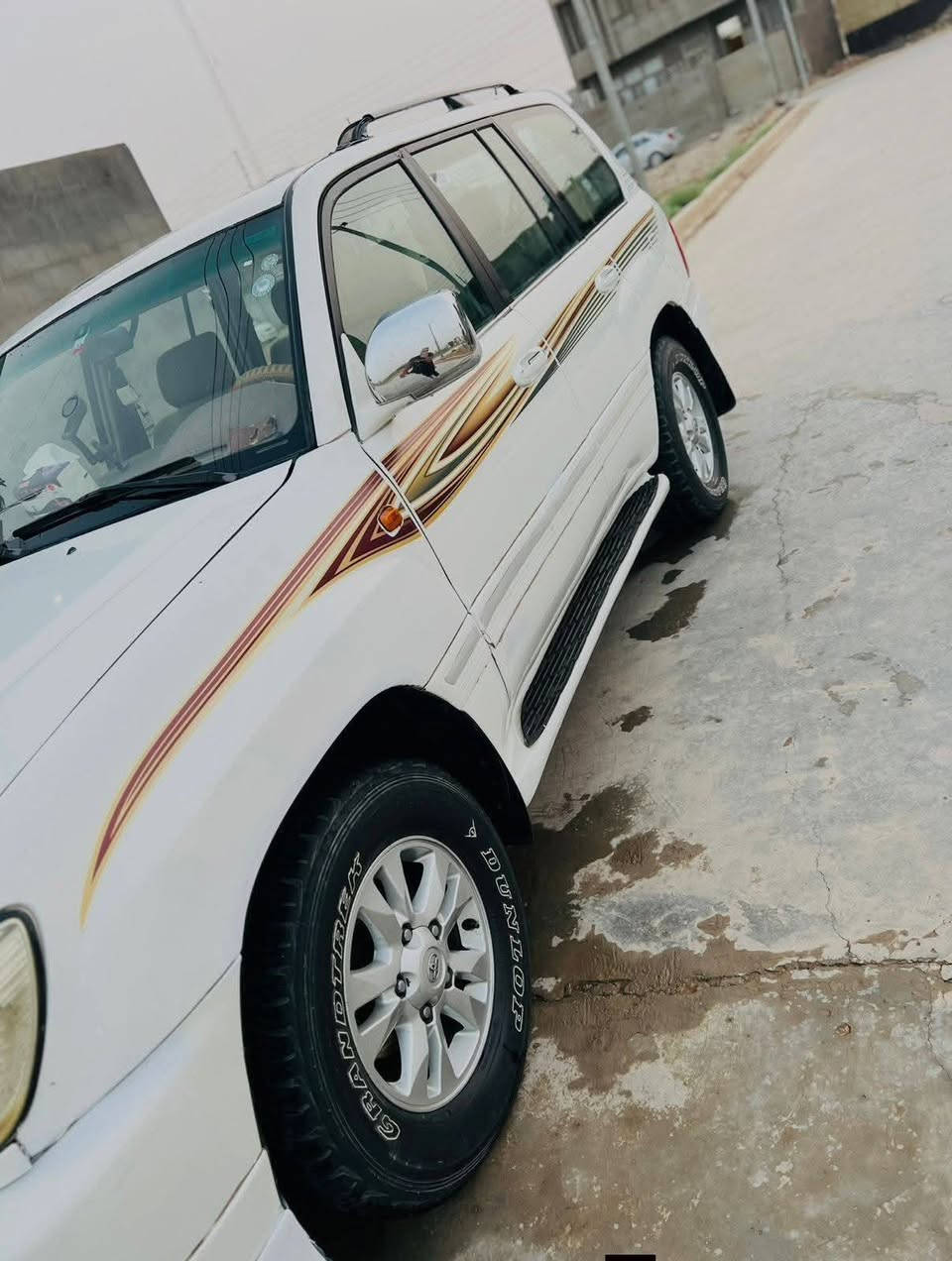 لندكروز 2000محمدث7
كير مكينه خير من الله تبريد بس كمريسر 
سياره جاهزه خير من الله 
*********** اوتساب فقط
بكاني ديالي
