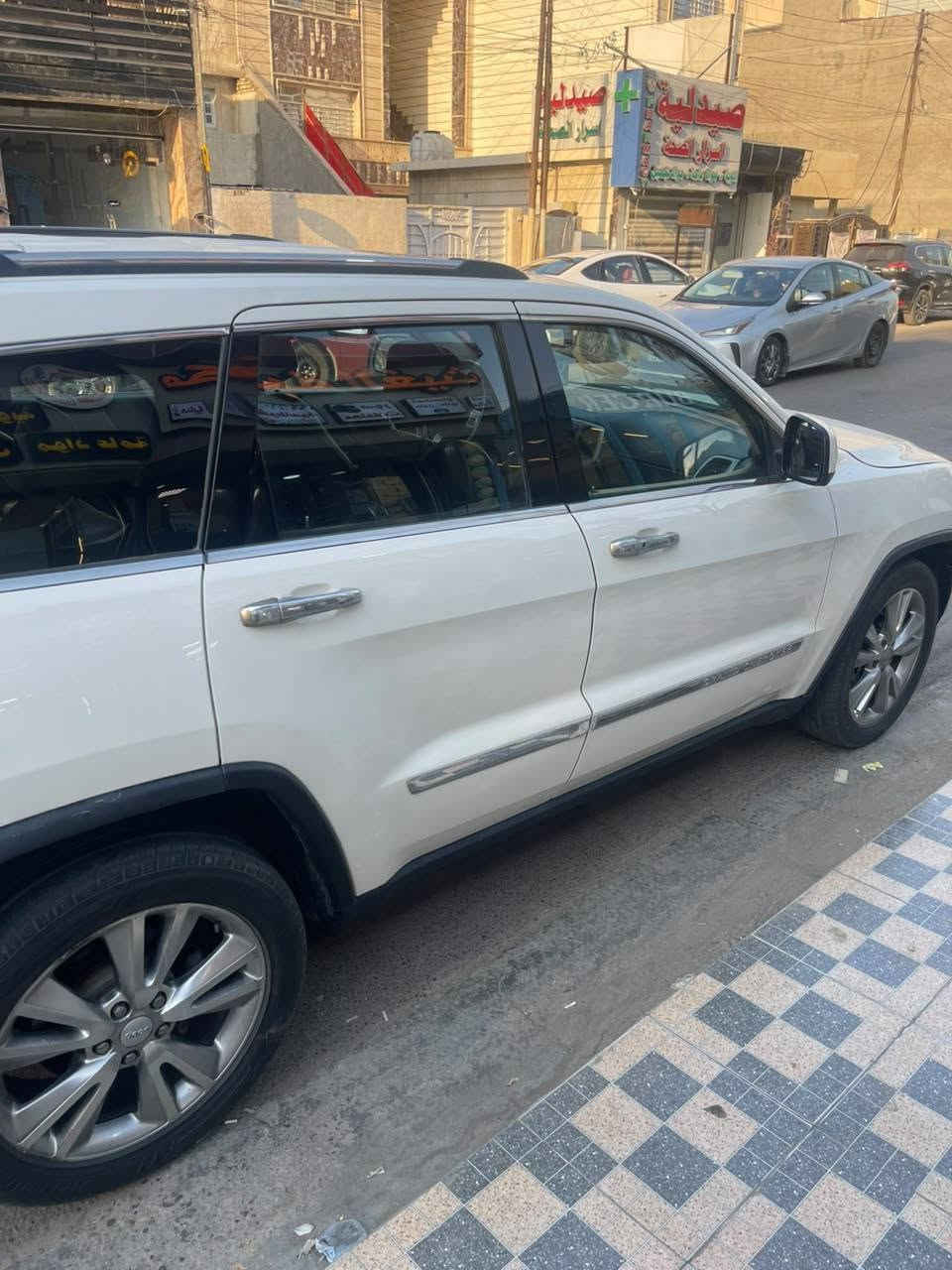 للبيع 🔥 Jeep Grand Cherokee 4x4 🔥
جيب نظيف ومرتب ✨
✅ دفع رباعي 4×4
✅ لون أبيض مميز
✅ مكينة قوية وأداء ممتاز
✅ داخلية واسعة ومريحة
✅ فحص متوفر
✅ جاهز للاستخدام
السيارة بحالة جيدة، الفحص موجود للجادين فقط.
📞 للاستفسار والتواصل: *********** 
📍المكان: حي الجامعة 
السعر: 130 ورقة (قابل للتفاوض بالمعقول)
