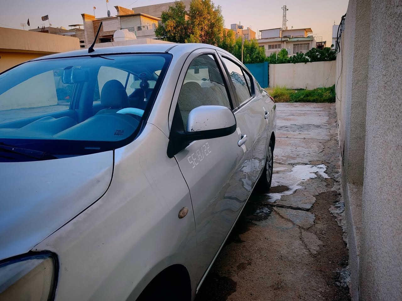 نيسان سني هندي موديل 13 سعر 75   وكلشي اكو حبايب بل سوك اي نقص مابيها كير مكينه تبريد خير من الله  ضرر. بنيد بي معجون جاملغات وره بيهن صبغ بدون اي دواخل ابد بيها جراد  بيها منضومه زنون فول 300 الف  قليل بسمي سياره بغداد اريد اراوس او ابيع بفورتي لنتره كون جاهزه حتلو اطي فرق  شي بسيط كل شهر ورقه. اريد بيحو 25 24 فورتي هاج باك لنتره هاج باك راوس عادي ***********
