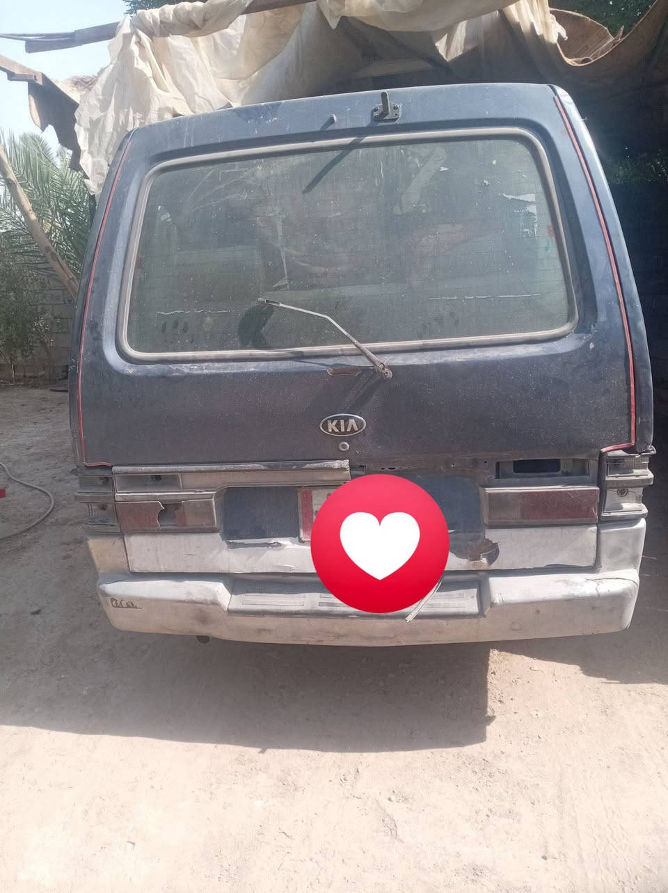 السلام عليكم عندي كيا موديل 95 للبيع سياره حلوه وخير مظله مكينه ومحرك وبكسل جير امراء نمراوس***********
