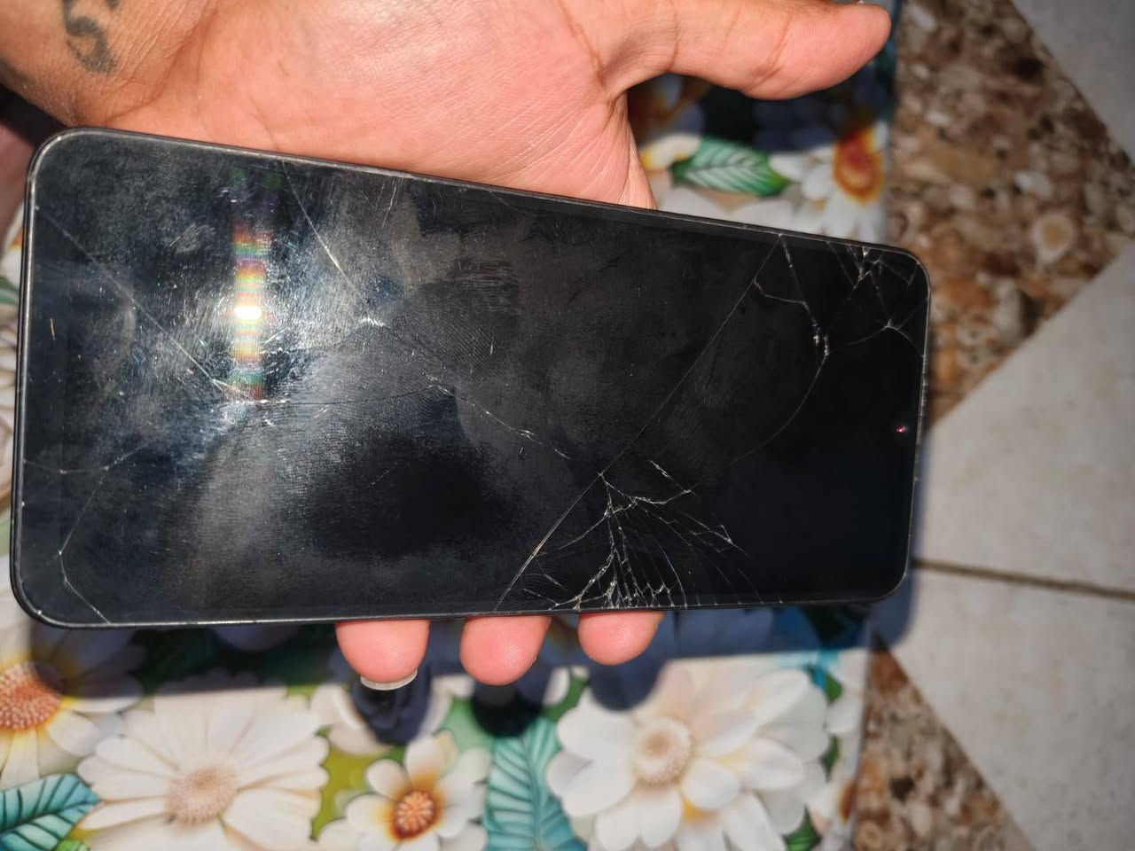 جهاز Redmi 14C مثل ماواضح بل صوره رايده ب 40 رقمي ***********
