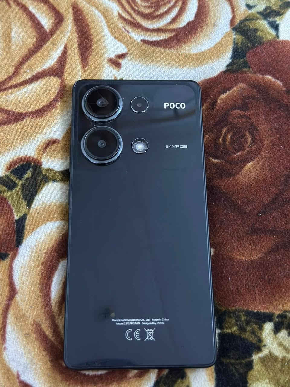 جهاز Poco M6 pro للبيع نظيف جدا
ذاكرة 256 يحتوي على 2 سيم كارت 
الكارتونه موجودة مع جميع الملحقات والشاحن الاصلي 
السعر 250
للاتصال *********** وات ساب
