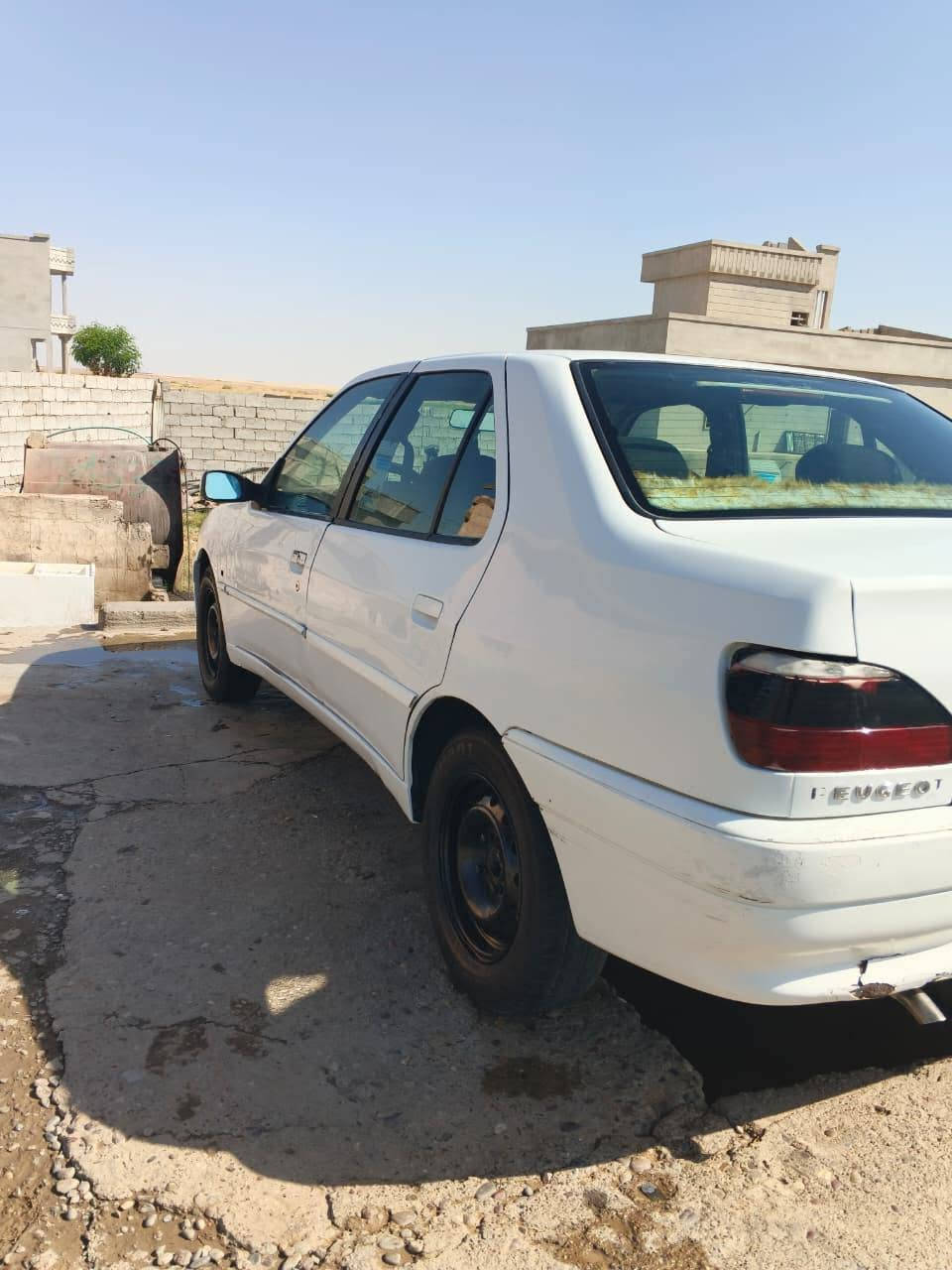 السلام عليكم 
بيجو حره  للبيع 306موديل 2001 رقم انكليزي صلاح الدين بسمي محرك كير شرط طخم تاير امامي جديد صدر جديد  السعر45و بي مجال  للاستفسار الاتصال على الرقم ***********
