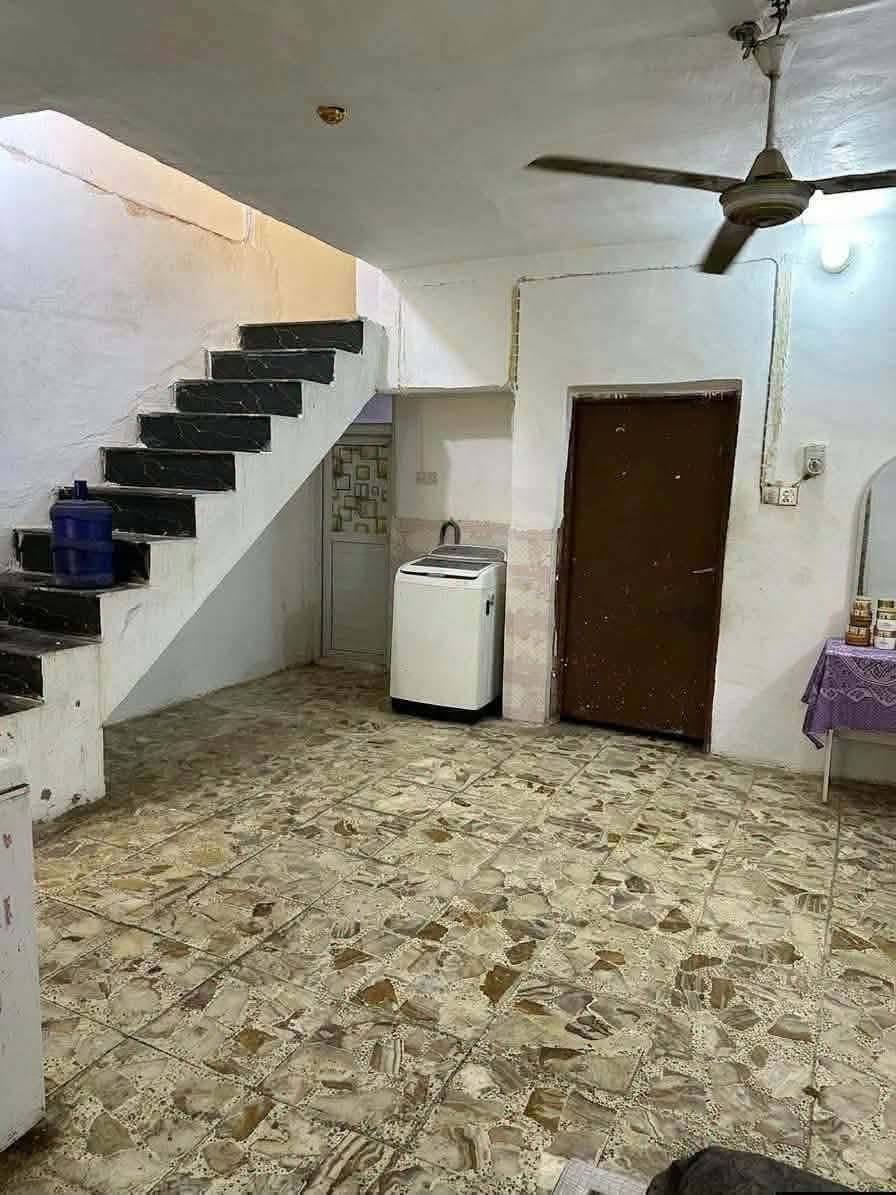 مطلوب للمصرف الرافدين
دار للبيع 120  متر طابو صرف بالنجف 
حي ميسان قطاع 23 مجاور شارع عوده 
طابق واحد شيلمان نظيف 

يحتوي / غرفتين وصاله ومطبخ وستقبال 
وصحيات داخليه وخارجيه ومكشوفات 
السعر الكلي 117  مليون ........D
مطلوب  50  مليون ينزل من المبلغ

للأستفسار *********** واتساب أيضاً موجود
