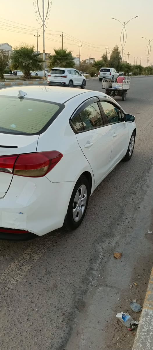 السلام عليكم
كيا فورتي 2017 
مكينه 2000
كير 6 نمر at 
حادث امريكا بس جاملغ وبنيد بدون دواخل 
والعراق بس الدوس 
تدفئه تبريد ثلج
تخم تاير صار شهر من شديته 
باتر جديد عبوه كامله فيت بم جديده
بس تشغل وتطلع ماناقصها شي 
للاستفسار/***********
السعر 105
