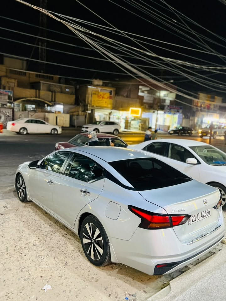 🚘🔥 للبيع نيسان ألتيما SV موديل 2022 | نظيفة ومرتبة

إذا تبحث عن سيارة عملية، مريحة واقتصادية وبنفس الوقت شكلها راقي، هاي فرصة تستاهل المشاهدة 👌🏻

✨ التفاصيل:
🔹 الموديل: Nissan Altima 2022
🔹 الفئة: SV
🔹 اللون: سلفر 🤍
🔹 المحرك: 2.5 تنفس طبيعي
🔹 الممشى: 42 ألف ميل
🔹 الحالة: مرتبة وجاهزة للاستخدام
🔹 الحادث: قطعتين، والتفاصيل واضحة بالفحص
🔹 الفحص متاح للجادين

السيارة مناسبة للاستخدام اليومي والسفر، مريحة بالقيادة وشكلها أنيق، ومواصفاتها تخليها خيار ممتاز لمن يريد ألتيما SV بسعر مناسب.

💵 السعر: 13,500$
💰 قابل للتفاوض بالمعقول للجاد فقط

📍 السيارة موجودة في [بغداد]

🔍 الفحص على المشتري وبأي مكان يختاره، والجاد يتفضل يعاين السيارة ويفحصها بنفسه.

📩 للتواصل والاستفسار مراسلة خاص
☎️ [ *********** ]

⚡ الرجاء التواصل من الجادين فقط، وشكراً للجميع.
