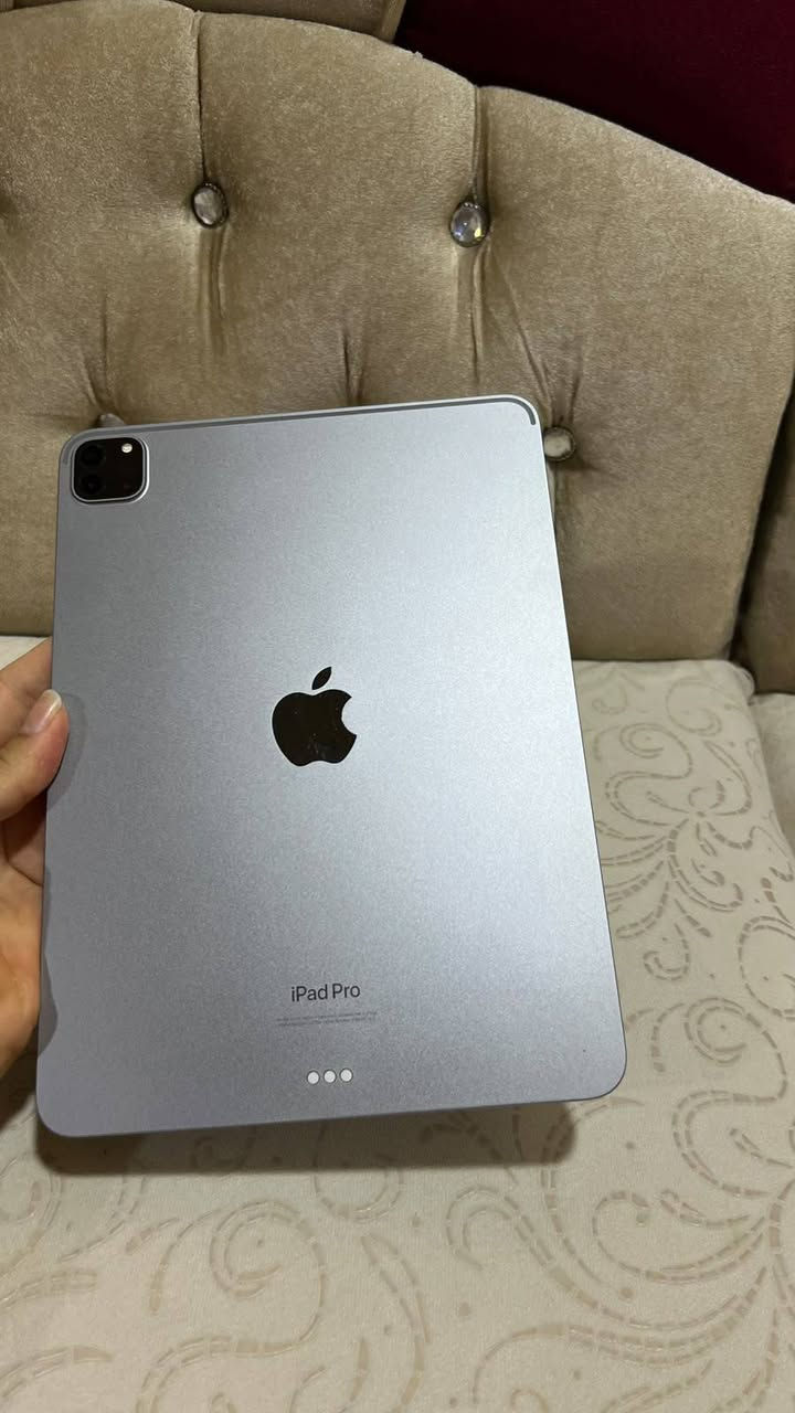 ايباد m2 11 نضيف خدش مابي سعر 800 مكاني بصرة رقمي متواجد بس واتساب ***********
