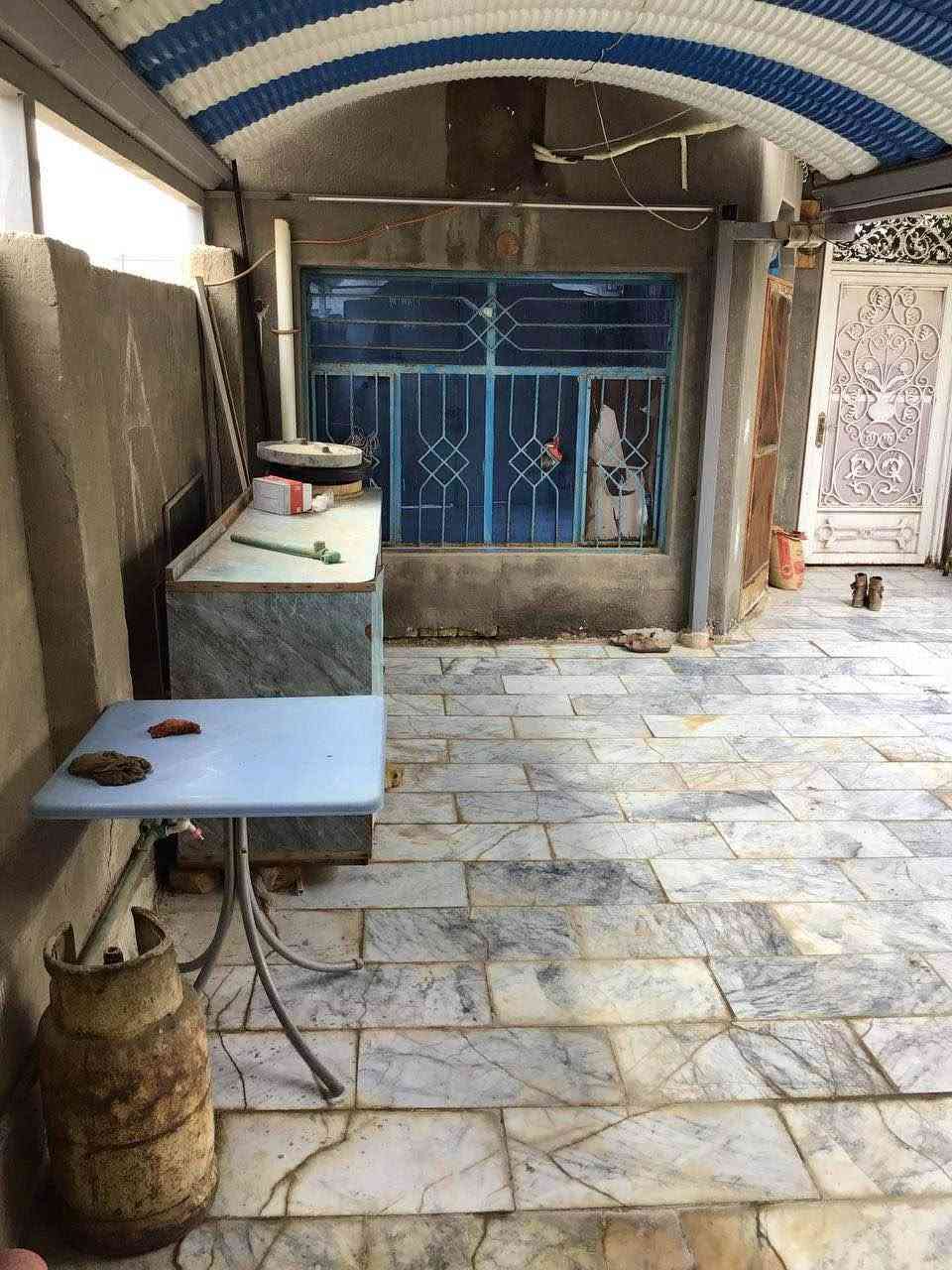 بيت له بيع في منطقه ام عصافير يحتوي على 3 غرف مساحه 250م سعره 160 تواصل مع صاحب البيت على رقم الموبايل *********** السماوا, المثنى
