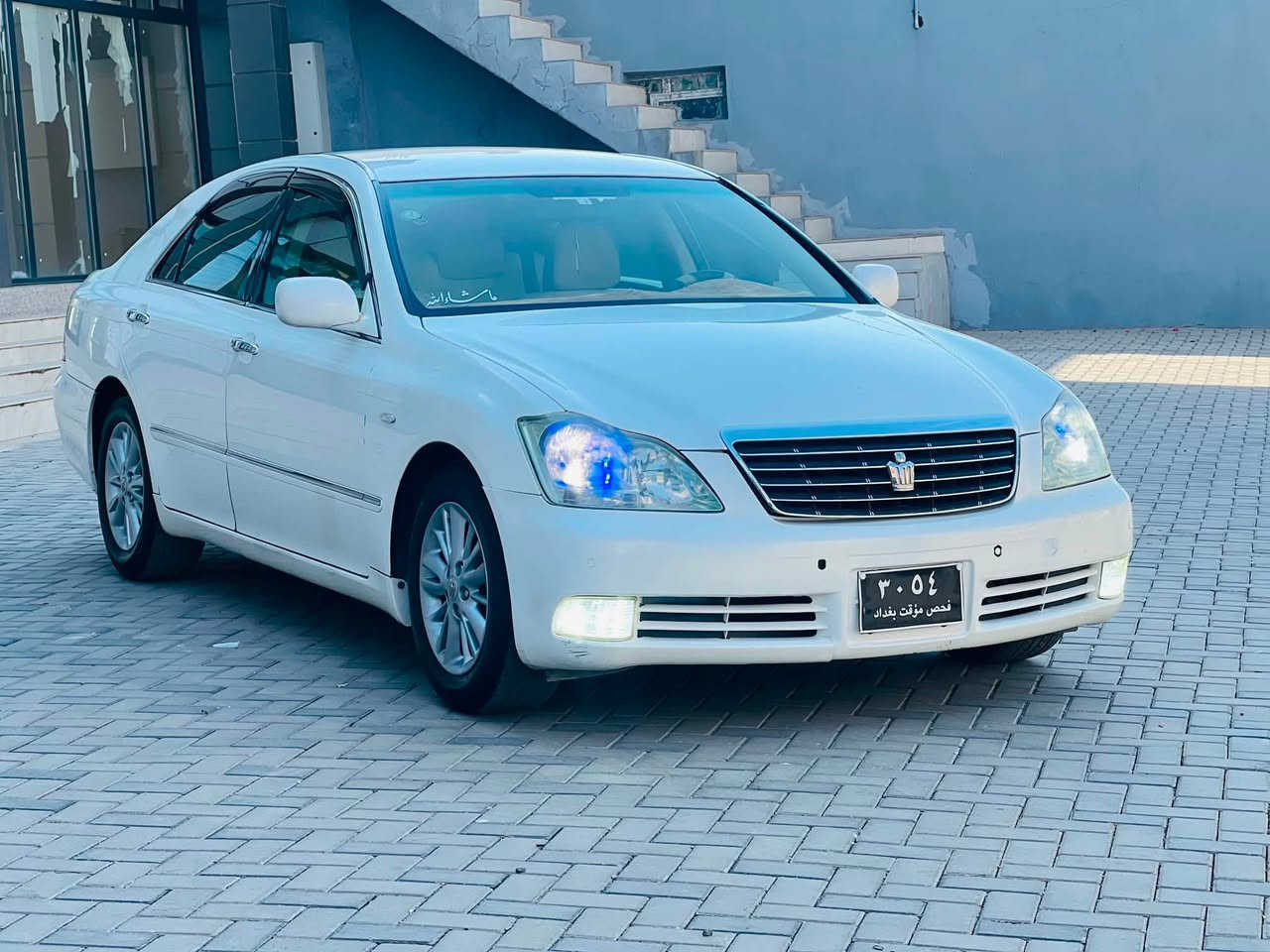 شاهینە بڕاوە 2005
گێڕ کەورە مەکینە گەورە
182
دوو دووگمە
ناوزەرد 
شاشاو کامێراو حاسە.
کامل مەسرەف .
ساردوو گەموو بریکی بەسراوە .
تەقەو ڕەقەی نییە .
كۆدی هەیە
سعری 48گەڵاو مەجال.
بۆ قووفڵی تەلەفوون مەکە
***********.

***********سەیسایەق
