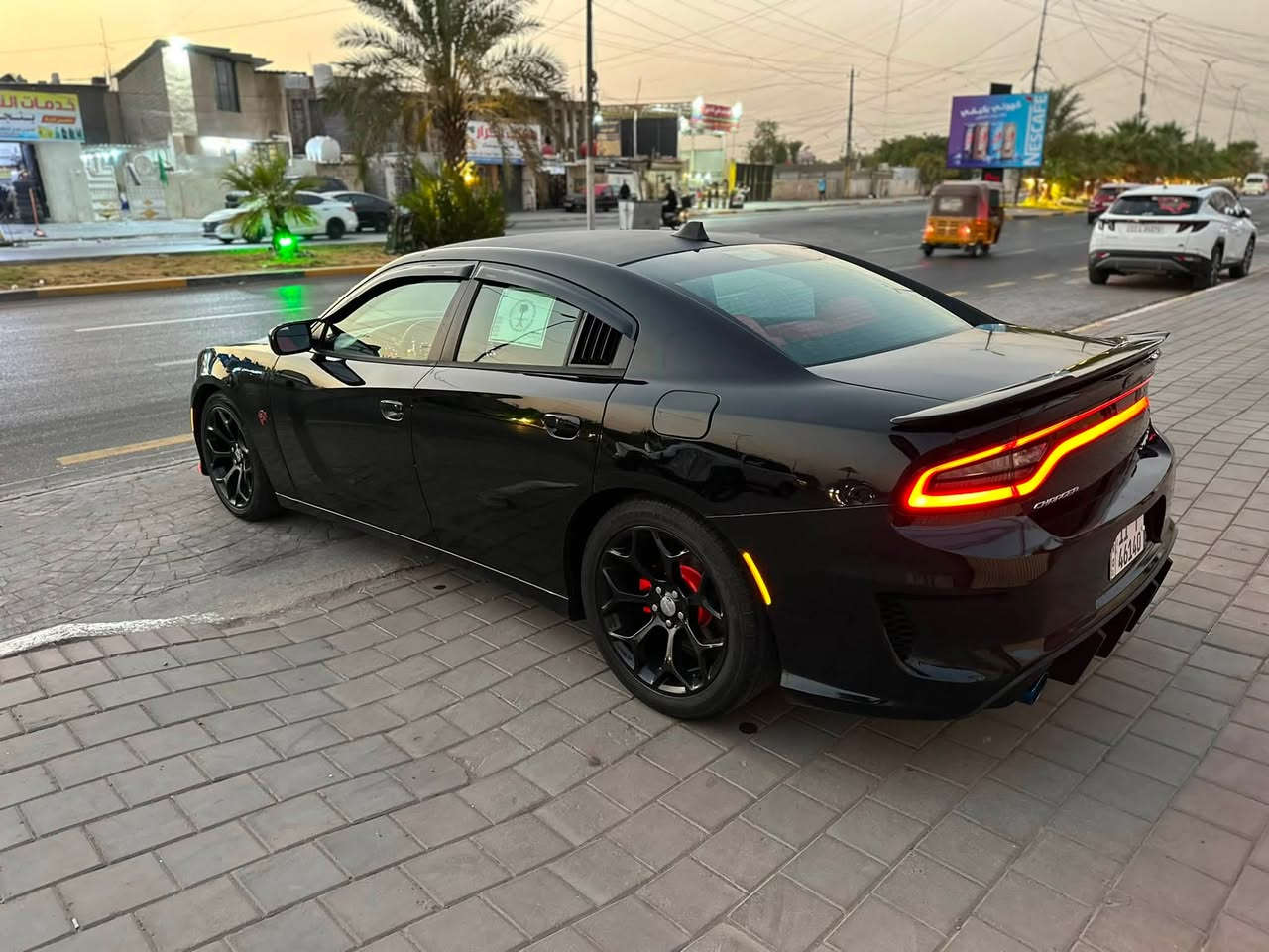 السلام عليكم جارجر موديل 2018 SXT
مواصفات عاديه تشغيل عن بعد شاشه چبيره كشنات جلد السيارة محدثه جي تي مكينه 6 سلندر 3600 جاهزه من كل النواحي حادثهه حرك بل
بجم يعني المحرك محترگ  بدون اي ظربه بسمي
تحويل مباشر مكينه وكير وصدر كله جديد السعر (148$) ورقه استفسار
(***********) عنواني بغداد البنوگ
