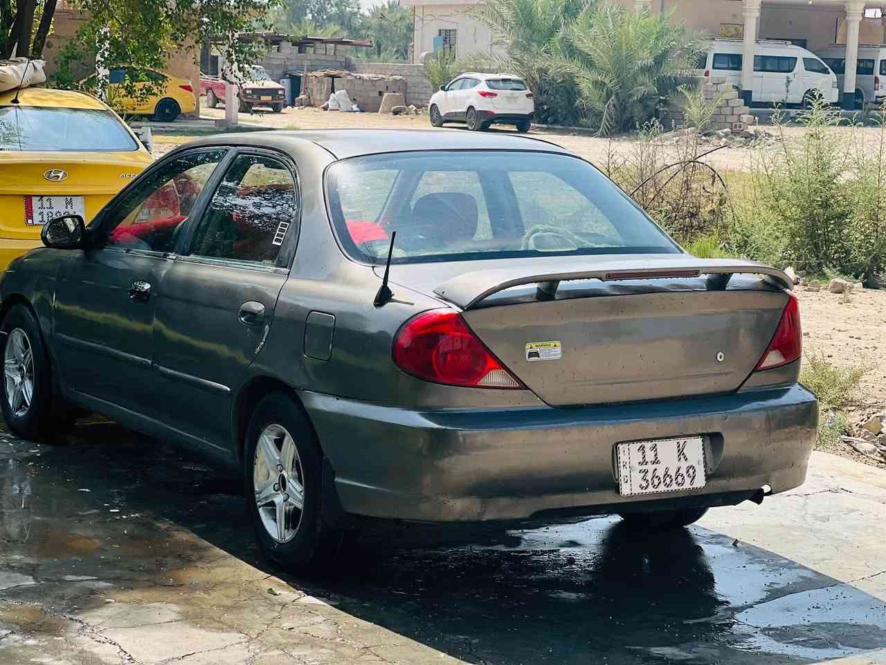 كيا سبكترا موديل 2003 محرك 1600 مفتوح
سيارة جاهزة عدا التبريد فقط
مكينة وكير مكفولات 
حدادية نظيفة  ومكفولة من الدواخل 
رقم بغداد. 
مكاني بغداد الشعلة السلاميات 
السعر 35 ورقة 
***********
