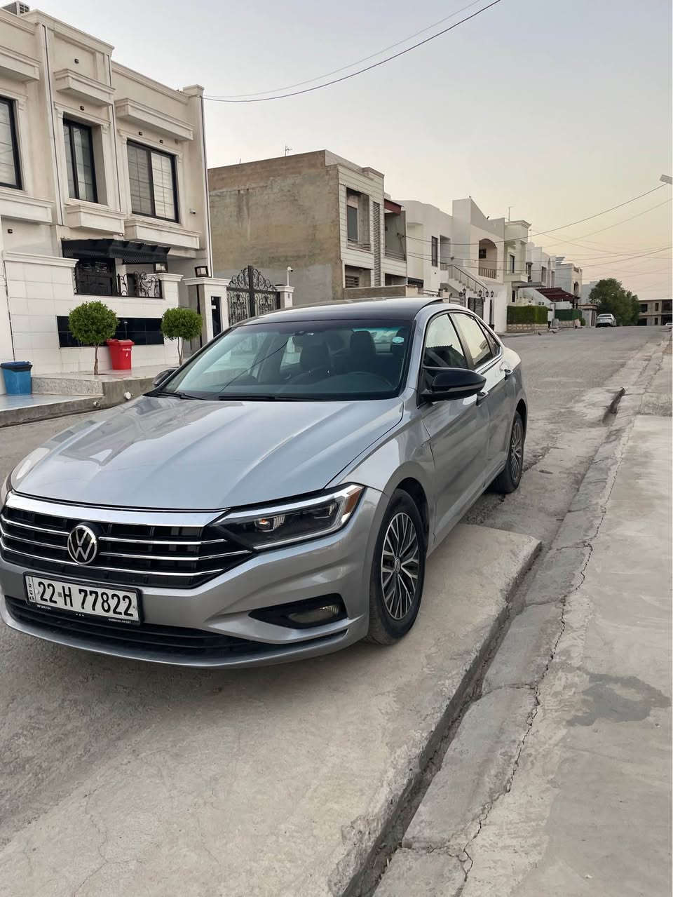 جیتا مۆدیل ٢٠٢٠  ٤٩ مایل ڕۆیشتوە ٣پارچەی هەیە کەمەک ناوی گرتوە فول مواسەفات پانۆڕاما کوشن جلد کوشن هیتەر پێشو دواوە بەسمە گێڕ و مەکینە بەناوکردن بەشەرت    
ژ.م / *********** أربيل, العراق
