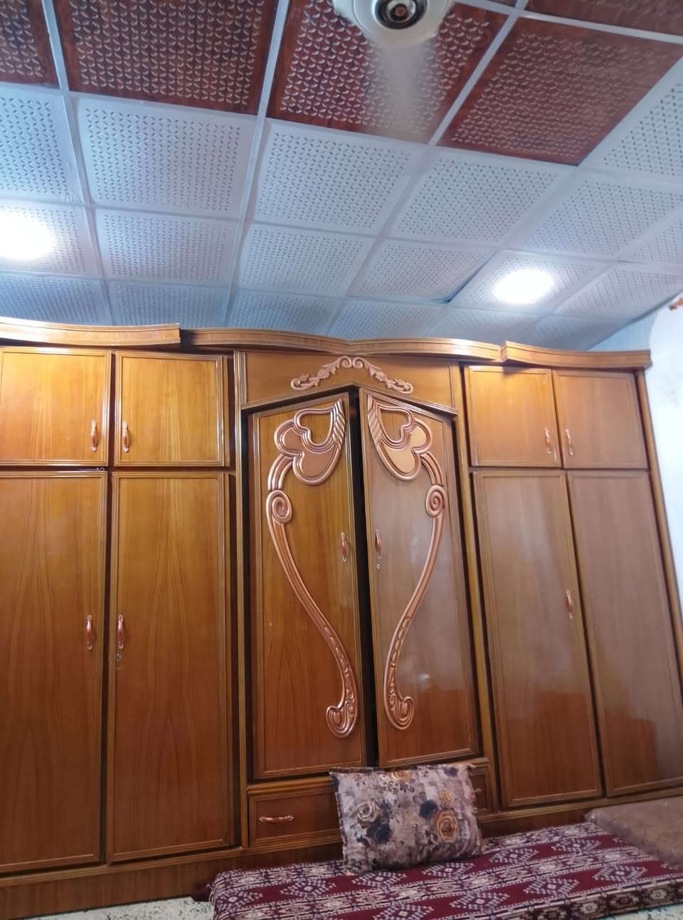 غرفة نوم حطاطه صاج داخل وخارج شغل درجه اولى السعر ٨٠٠ وبي مجال لشراي العنوان رمادي جزيرة البذياب للإستفسار الاتصال على هاذه  او مراسلة الصفحه ***********
