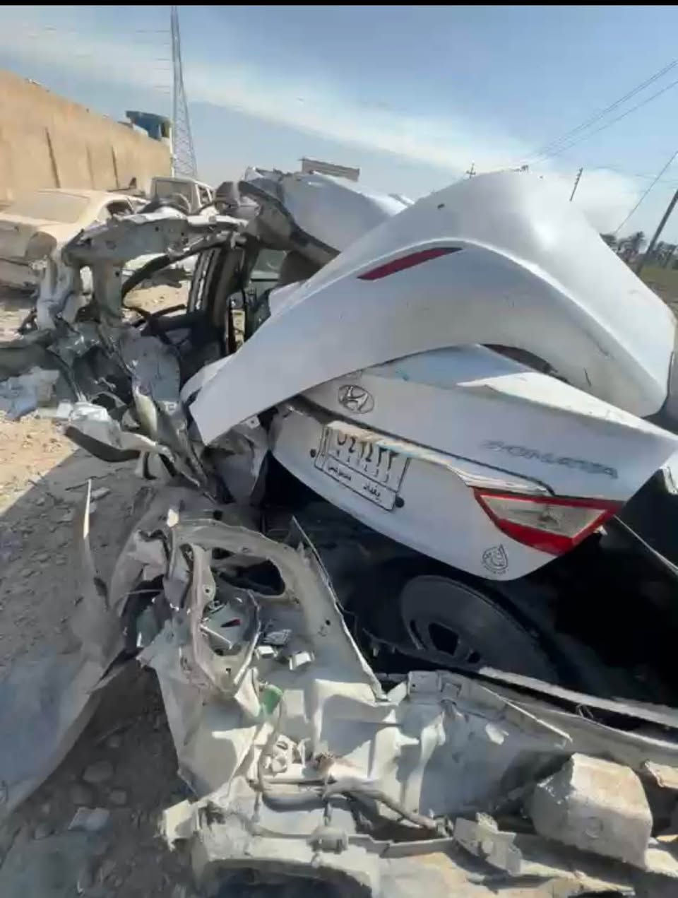 السلام عليكم … هيونداي سوناتا ٢٠١٢ خليجي الشركة العامة وكالة القاصد ماشية ٣٠٠ الف الحادث كما موضح في الصور شغالة تمشي العنوان بغداد - الكرخ السعر 49$ ورقة وبيها مجال  بسيط للمعلومات والاستفسار الاتصال على الرقم / *********** بغداد, العراق
