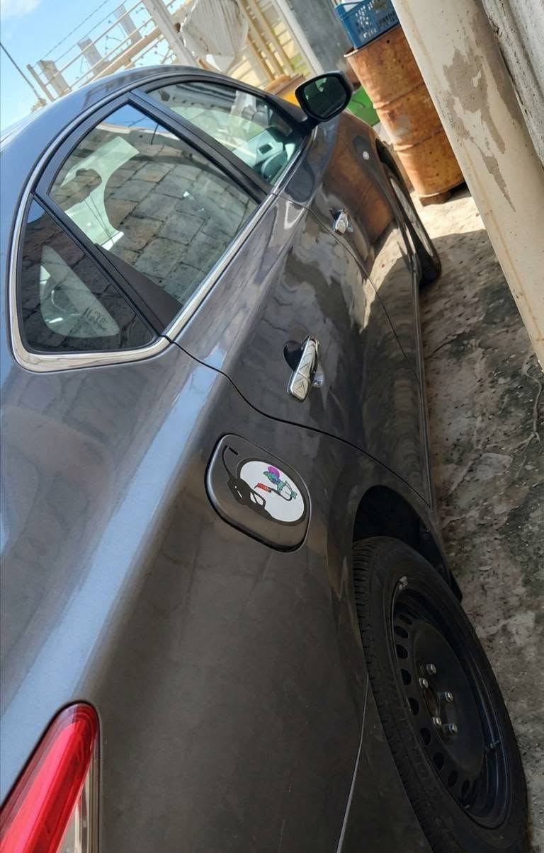 السلام عليكم سيارة للبيع نيسان سنترا 

موديل /2016

مواصفات السيارة/😍

محرك1.6

الصناعه /خليجية سعودي

السيارة مثل ماموضحه بل صورة وبل حقيقه احلى

فئة/ SV

بصمة تشغيل السيارة بصمه الصندوق الخلفي بصمة بيبان الامامي

رقم دهوك 24

السيارة مكفولة 

4سلندر

لون بني

كاميرا خلفية 

حدادة 80٪ 

((السعر)) 90وبيها مجال للشراي

الاتصال على الرقم/ ***********
