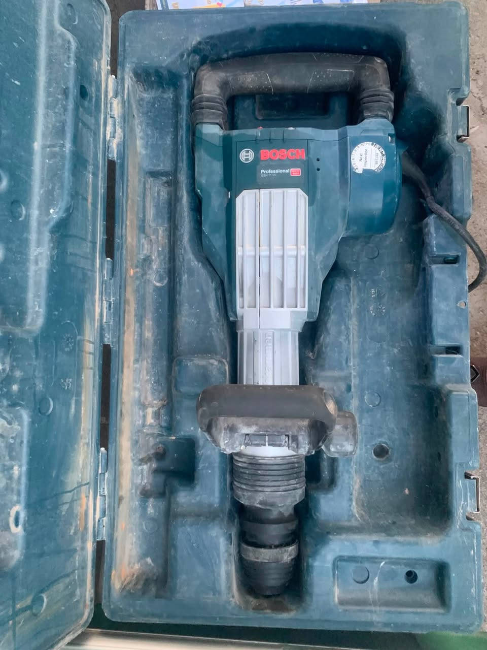 للبيع دريل تكسير بوش احترافي Bosch Professional GSH 11 VC
صنع: ألمانيا 🇩🇪 Made in Germany
 تاريخ التصنيع: 08/2020
للتواصل عالخاص أو الواتساب ***********

