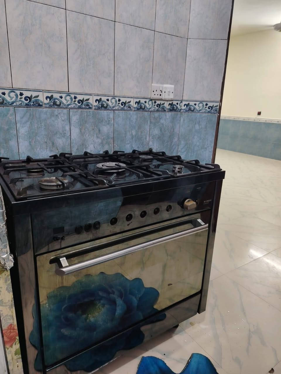 طباخ كبير نظيف جدا فريش مصري شغال للبيع يحتاج فقط يدات بلاستك للعيون وسعرها جدا رخيص سعر الطباخ٢٢٠ تكريت الديوم ***********
