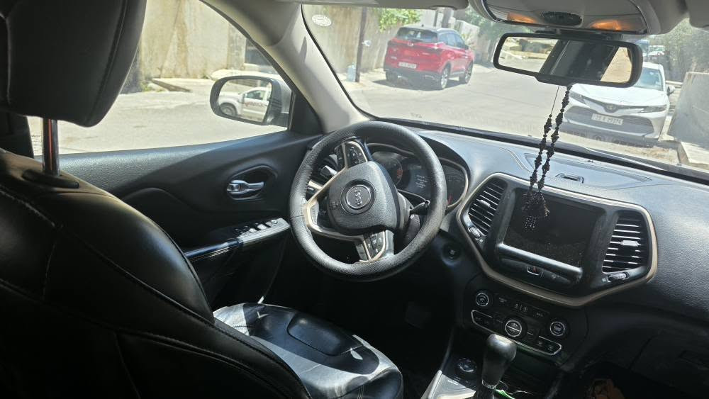 مراوس ... مراوس ... مراوس شنو عندك مراوس دزلي تفاصيل عالخاص 
BMW , مارسدس ، باسات ، كولف ، تويوتا 
جيب شيروكي 2016  لمتد فول مواصفات بدون سلايد جاهزة ومكفولة من اي نقص على وضع الشركة برغي ممفتوح كير محرك صدر كهربائيات كلها شركة تخم تاير جديد غرفة جديدة حادثها امامي بدون ايرباك شاصي ولغود وداخل مكفول صبغ بنيد وجاملغات أمامية فقط بصمة تشغيل عن بعد شاشة كبيرة لايت LED ...
هزة وفحص وبراد و سنوية جديدة بأسمي تحويل وكالة حاضر مكاني سليمانية واتساب *********** ابو الاشهب السليمانية, العراق
