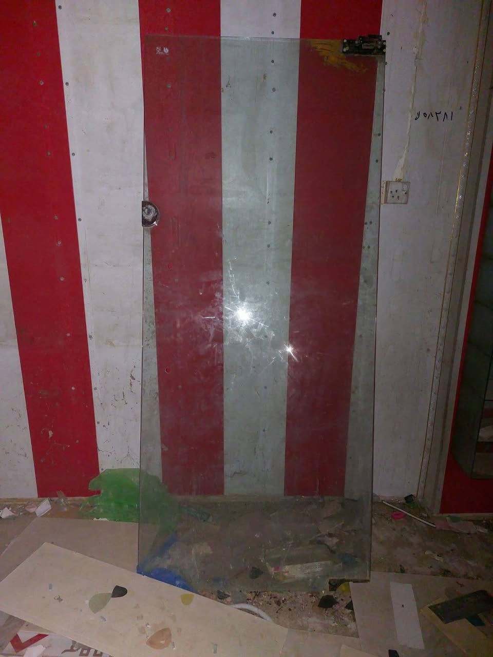 باب جام خانه للبيع العدد 2 وبنكات سقف النانوي العدد 2للبيع باب سلايت للبيع العنوان القطاع 28 بل سوك السادين انا مكلف بالنشر الشراي اتصل  ***********

