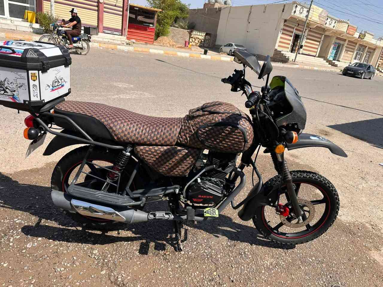 دايوان جبلي موديل 2025
محرك 200شرط 
ماشي 5400
السعر مليون 500قفل
مكاني بيجي الحجاج 
***********
الجنطه موياه
