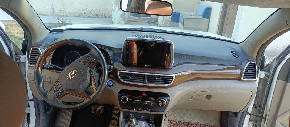 توسان 2020 للبيع
الكاصد كامل مواصفات ماعدا البانوراما 
تخم تاير، كفالة عامة ، محرك،  گير 
مكان السيارة : بغداد / جسر ديالى / تقاطع النهروان
سعر :188  وبيها مجال  
رقم هاتف :  ***********
