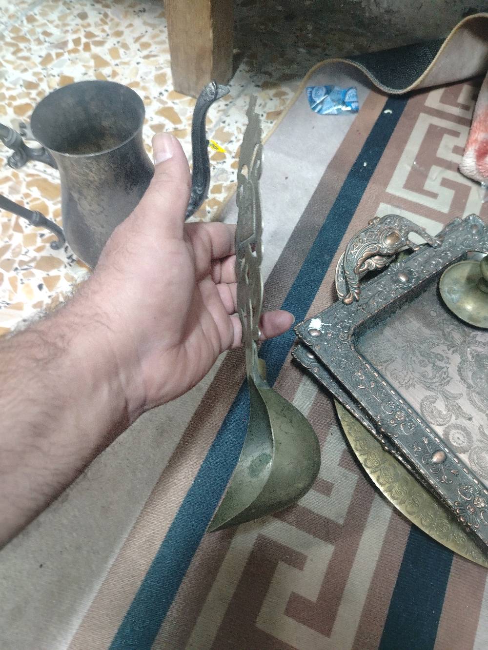 اغراض نحاس للبيع مكاني بغداد قيم ونطيني سعرك وبلعافيه عليكم