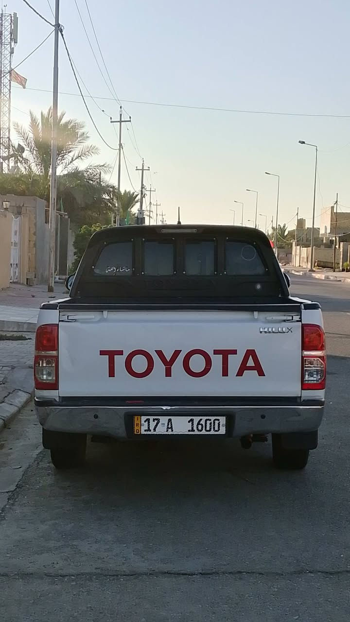 السلام عليكم تيوتا هايلوكس للبيع موديل 15 رقم مثنى مميز جديده السياره جاهزه من حداده جديده صدر جديد نقص برغي مابيها دوشمه كشنات تايرات جدد مكينه وكير مكفولات شاصي 19  السياره بيها صبغ جاملغ الخلفي وبيها بارد مكان واسط الكوت السعر 200 وبيها مجال كلش قليل للاستفسار الاتصال على الرقم ***********
