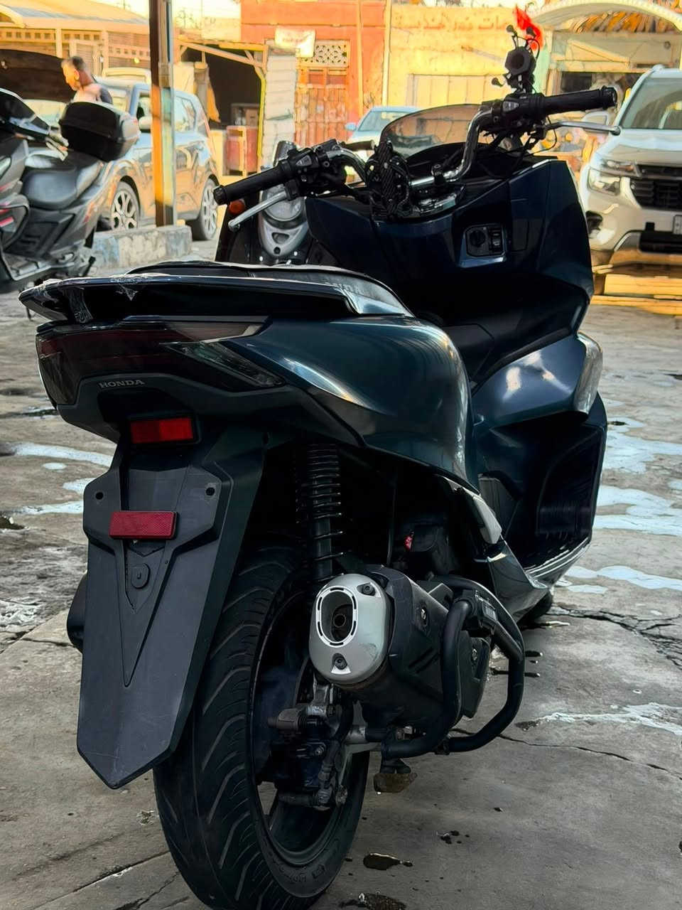 سلام عليكم دراجه pcx جيل الرابع مكفوله كفاله عامه اي نقص مابيها كهربائيات شغاله وحساسات وجيب اي فيتر عندك يفحصها واوراقه كامله السعر خاص ومكاني البياع 
***********

