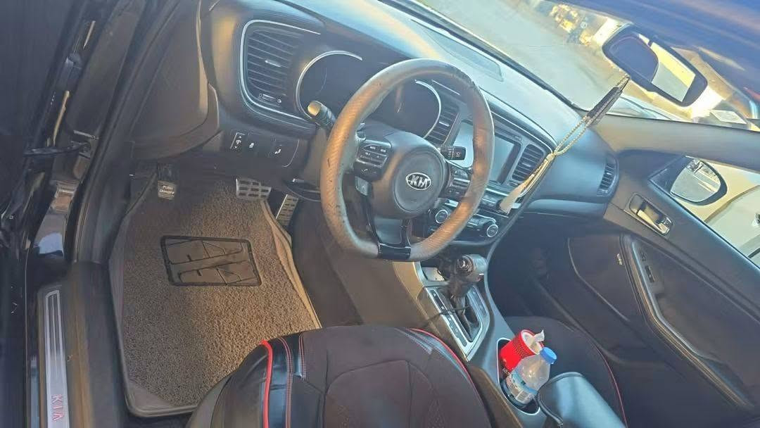 للبيع اوبتيما SX (Vip) فول مواصفات
السعر 118 وبيها مجال 
صور ضررها بالمنشور مع رقم الشاصي 
و السونار مرفق أيضاً 
موديل 2015 
محرك 2.0T 
ماشية 109 الف ميل 
بانوراما طكتين
رادارات جانبية وخلفية
حساسات خلفية
كاميرا خلفية
مري شفط اشاير بالمري 
ترحيب عند الاقتراب
لد امامي بگلايت لد 
لايت عدسات 
كشنات جلد 
تدفئة و تبريد بالكشنات الأمامية 
تدفئة كشنات خلفي 
كشنات كهرباء خزن ميموري 
ستيرن D
شاشة وتبريد بيانو 
بصمتين
كروز سرعة
عليها ادامة نانو سيراميك 
وبعد بيها مواصفات بالعافية على الي ياخذها
اذا ما عجبك شي صل على سيدنا محمد و اعبر المنشور.
رقم الهاتف ***********
