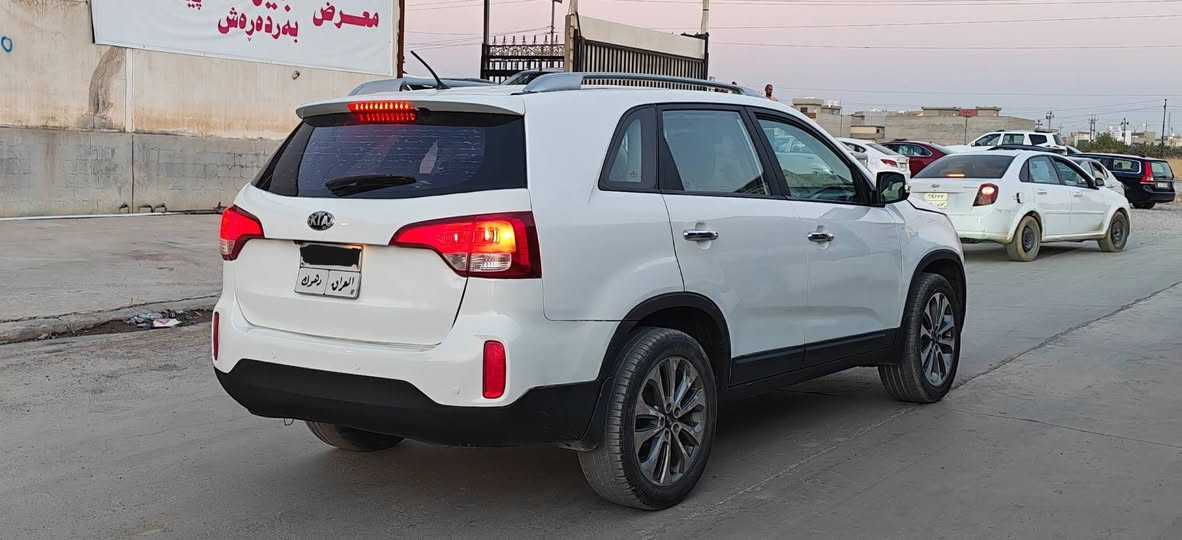 كيا سورينتو ٢٠١٤ فول مواصفات
 صبغ عام بدون دواخل كير محرك شرط
تبريد شرط سيارة جاهزة
سعر ١١٥ 🔥🔥 ١٠ ورقة غرامة ١٠٥ صافي و مجال سيارة بقضاء بردةرش
رقم تلفون ***********
*********** أربيل, العراق
