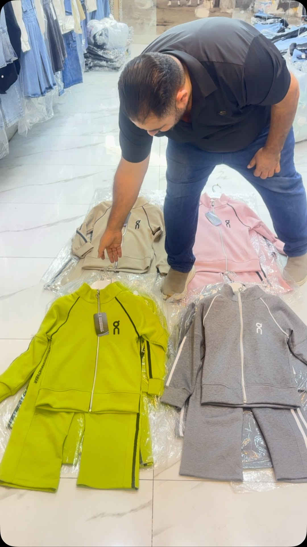 ملابس أطفال • للبيع