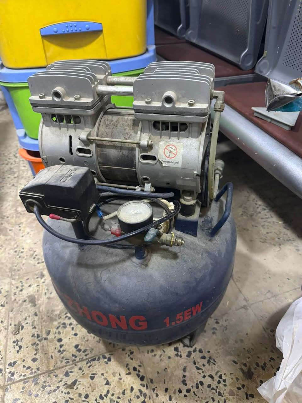 للبيع چير اسنان صيني نوعQCD مستعمل شغال مع كمبريسر مستعمل السعر النهائي 700$ بغداد حي الجهاد هاتف ***********
