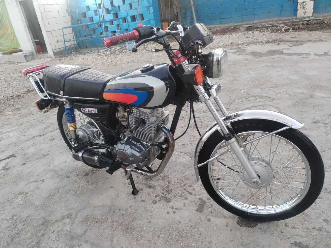 دراجة نامه امتياز موديل 2025
مزودة مكينة 300 cc (  CRX)
صالنصة رياضي كاربون
فول تزويد مال مزامط 👿
كاملة كلشي ماذب عليه
المكان واسط صويرة
السعر اتصل ودلل
***********
