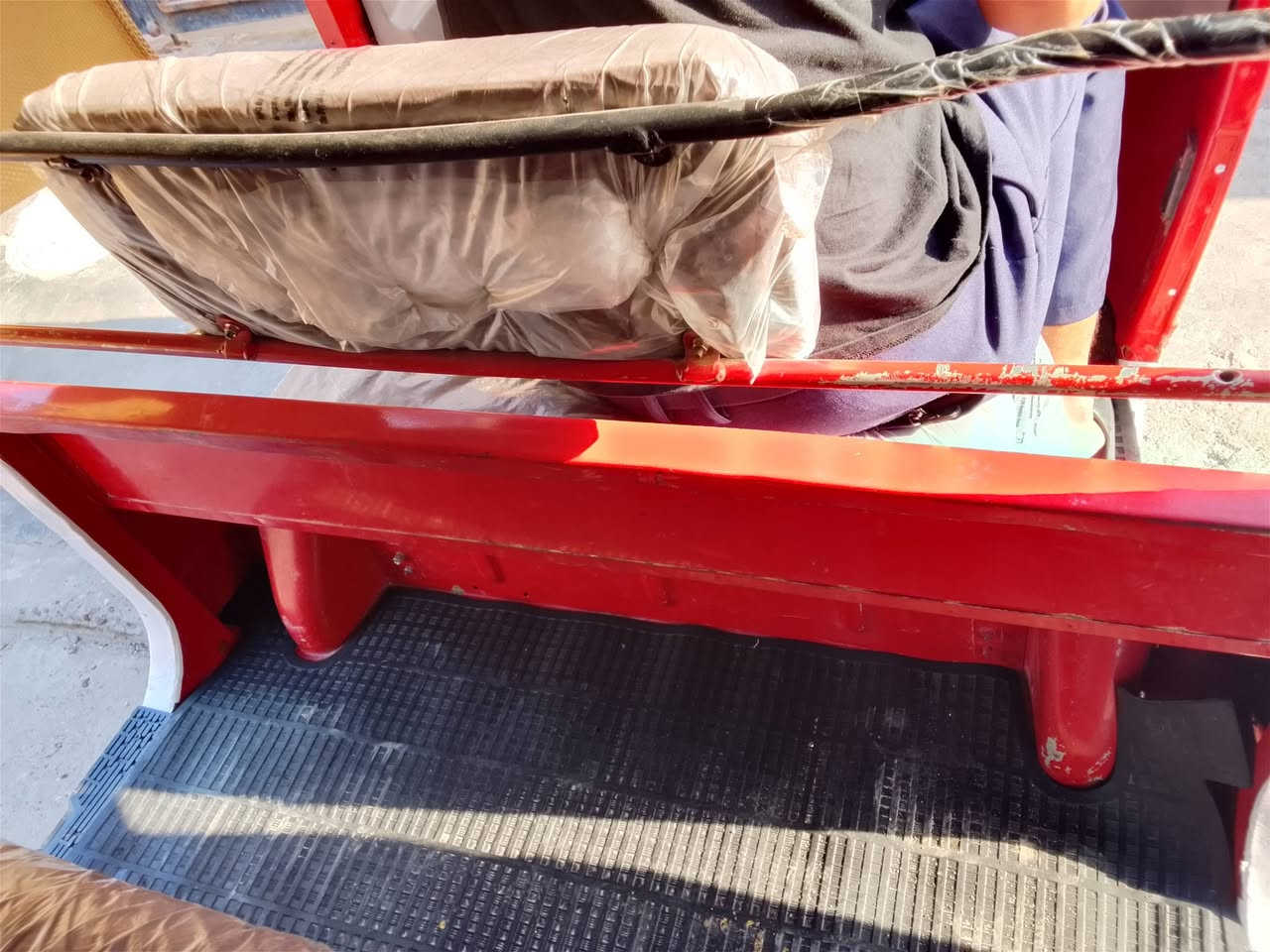 من رخصت الدمن تكتك للبيع فول فول ماتصرف عليه ربع موديل 18نازله 19 اوراق جاهزه  كبل الترقيم تكتك مكينه  مال عشرين السعر اربعه ونص بيه مجال قليل كلش ***********. هاذا الاسيا ***********
