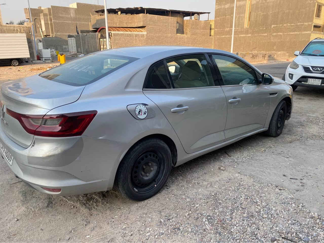 السلام عليكم 🫡 
رينو ميكان       2019
رقم بصره جديد تحويل مباشر 
السياره ما بيهه حادث فقط
صبغ بنيد وجاملغ فقط 
مكينه وكير بيكاتجو ياباني تحوير مضبوط 100/100
تبريد ثلج ويه السويج 
السياره خير من الله 
حداديه حلوه 
السعر 70 وبيهه مجال 
مكانهه البصره حي القضاة 
الهاتف ***********
مكلف بل النشر البصرة, العراق
