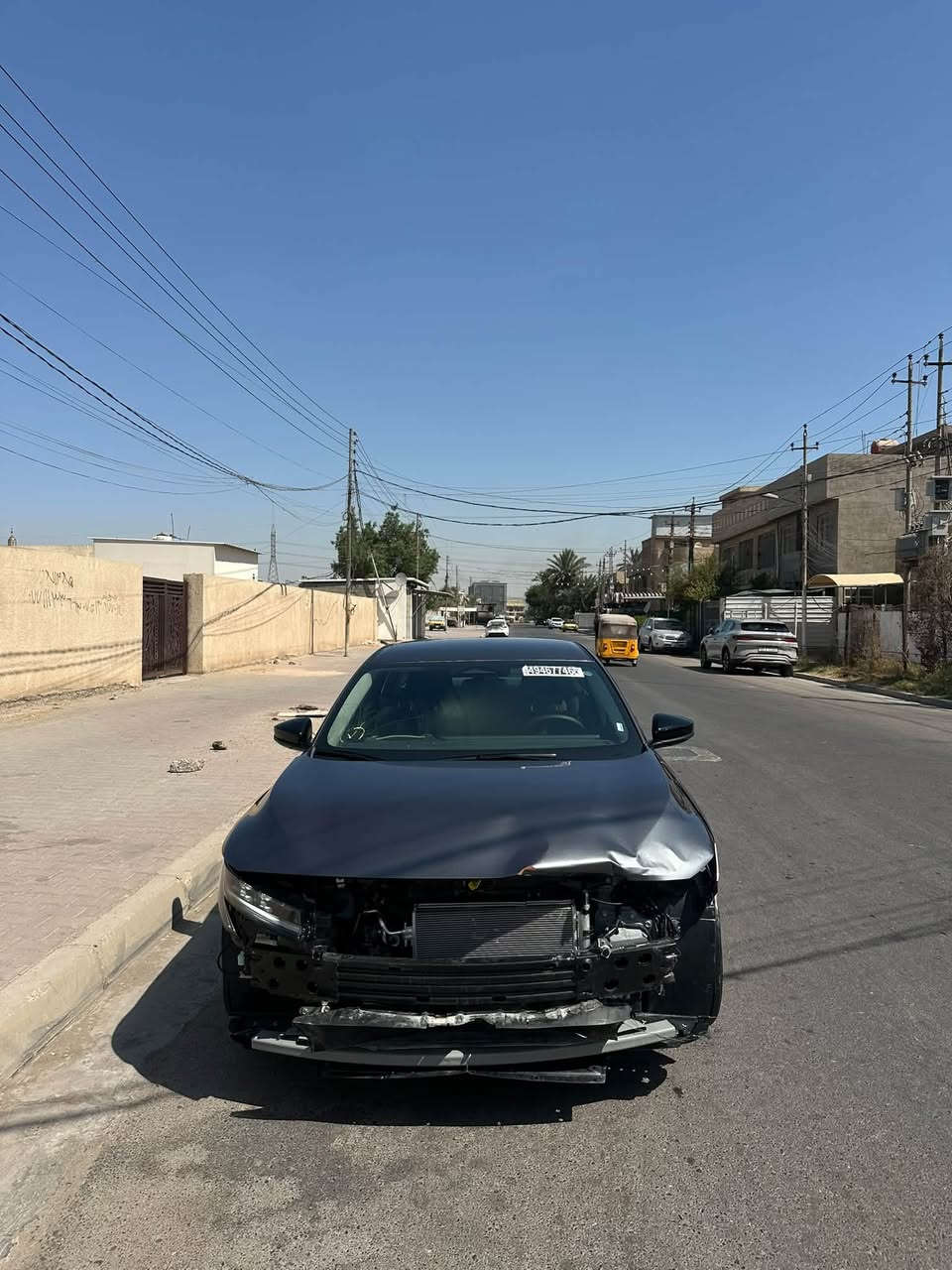 السلام عليكم
نيسان سنترا 2026 srدخول جديد 
للبيع على حادثها بدون تصليح 
سيارة اخت الزيرو ماشية 1000
جديده 
مواصفات ال sr
عداد ديجتال 
ويل كروم 19 
انارة لد بالدشبول 
بصمة 
تشغيل عن بعد 
لايت عدسات زينون 
بك لايت لد 
اشاير بالمري 
اشاير ترحيب 
رادارات 360 
دخول قبل يومين 
نقصها فقط لايت وشباك 
والايت والشباك موجودات مالتها الايت مكسور بي الجامة بس 
والشباك بي كسر شويه 
مكاني بغداد الغزالية 
***********
