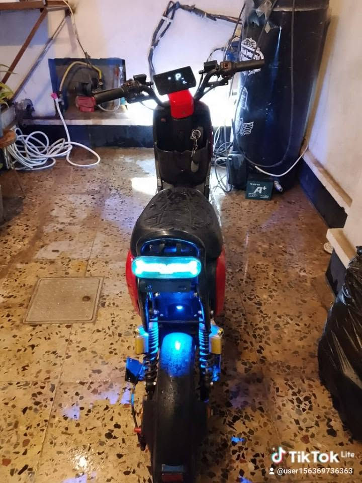 للبيع مثل ما هيه دراجه جديده يرادله كفرات جدد بس 250الف ملف 1200 سرعه 99 حقيقي تشغيل دبل سويج دبل بصمه حساس إنذارات اشاير كهربائيات كلها شغاله رقم واتساب ***********
