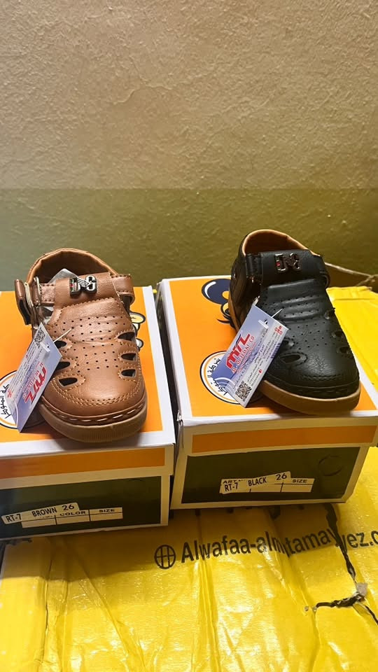 متوفر احذيه اطفال نوعيه متمازه خياط داخل خارج  وسعر مناسب  العطقه تطلع ب 3500 جدا الكميه 10 كارتون    للتواصل ***********
