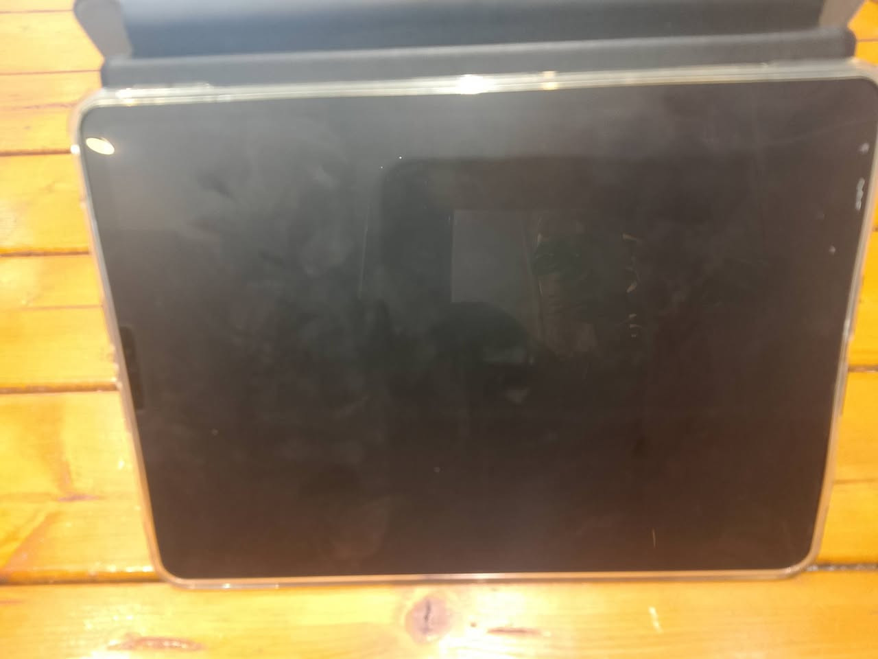ايباد 11برو ذاكره 126 نضيف جهاز فقط بي خط بل شاشه اول ما اشغل جهاز يطلع خط صغير كلش وره دقيقه يروح ما مهضر عل لمس تفاصيل ايباد بصور ما مفتوح جهاز بطاريه بل ثمانينات سعر 500لف مكاني بغداد الشعلة ***********
