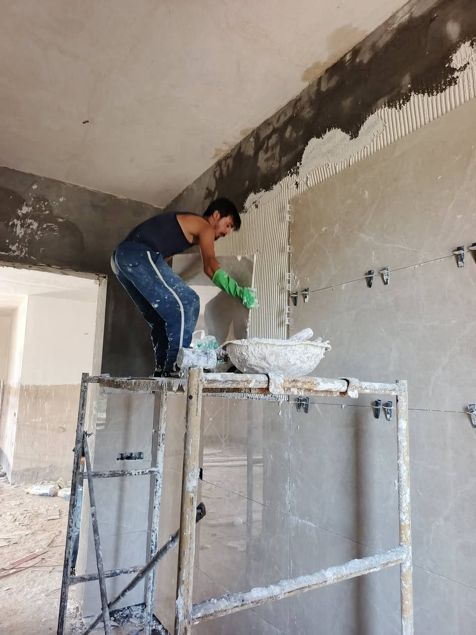 السلام عليكم خلفه سيراميك متفرق حاليا اشتغل باليوميه او عل المتر وشغل شرط استلام مهندس اتصل واني خادم واتساب متوفر *********** لاتزام بالموعد ان شاءلله
