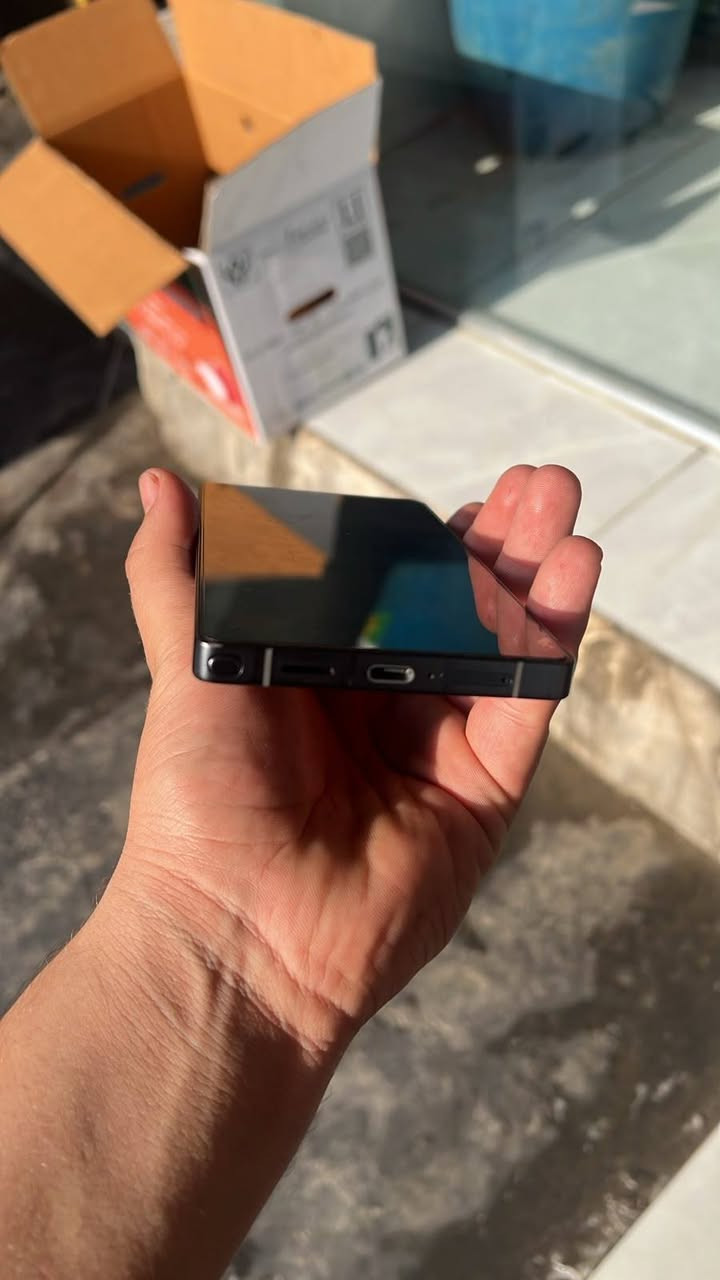 S25 ultra
لون اسود
ذاكرة 256

كامل ملحقات مكفول من كل شي
شرق اوسط خطين
السعر  مليون و 300 التواصل خاص
 النجف
