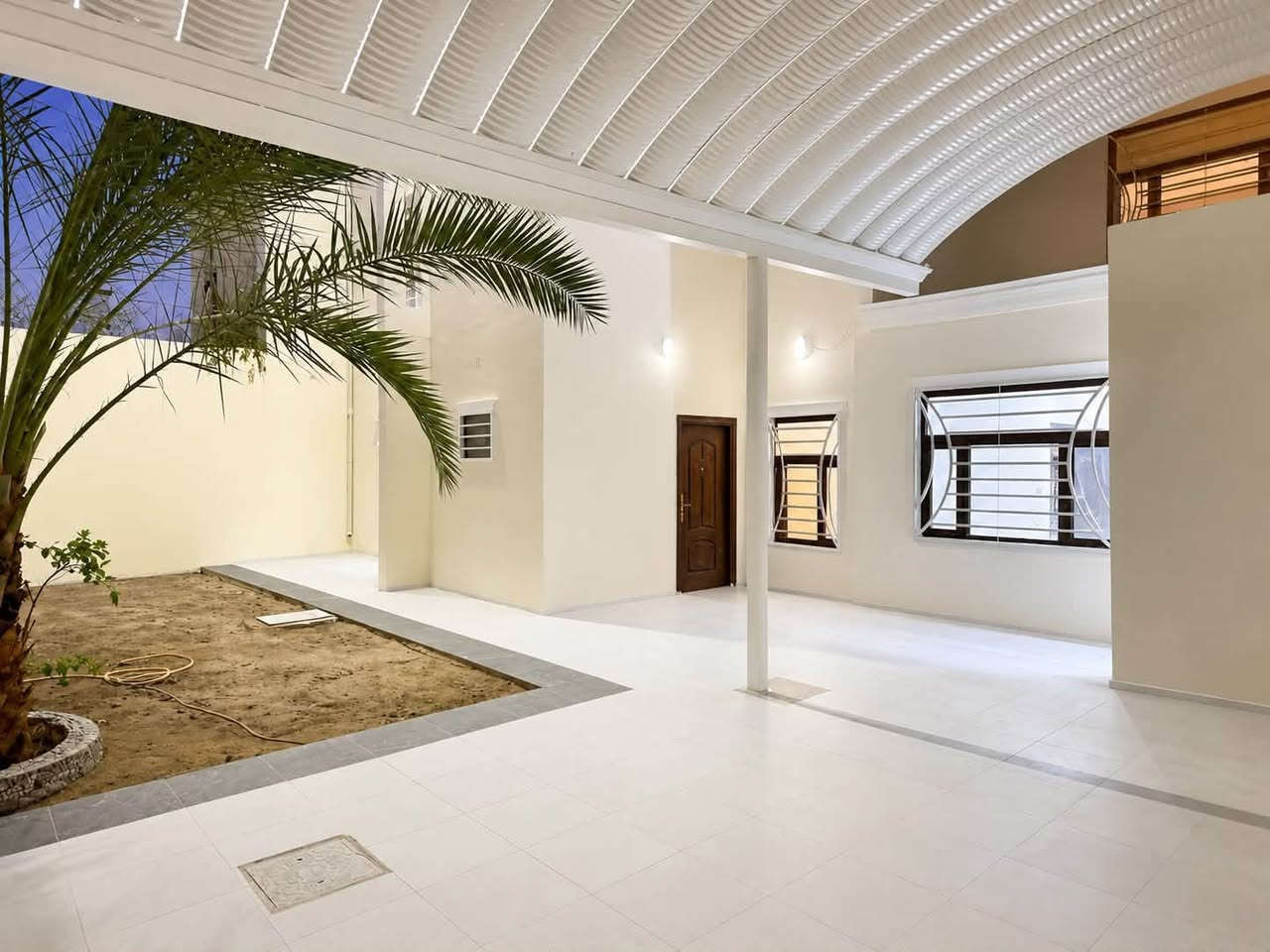 🏡 دار للبيع – مجمع الأميرات الأول 

📐 المساحة: 300م
🔲 الموقع: على الحديقه
🏠 جاهز للسكن بناء جدا ممتاز

الدار سند حر يباع بسعر جدا مناسب 

                                     📞 للتواصل (اتصال أو واتس اب):
***********
———————————
