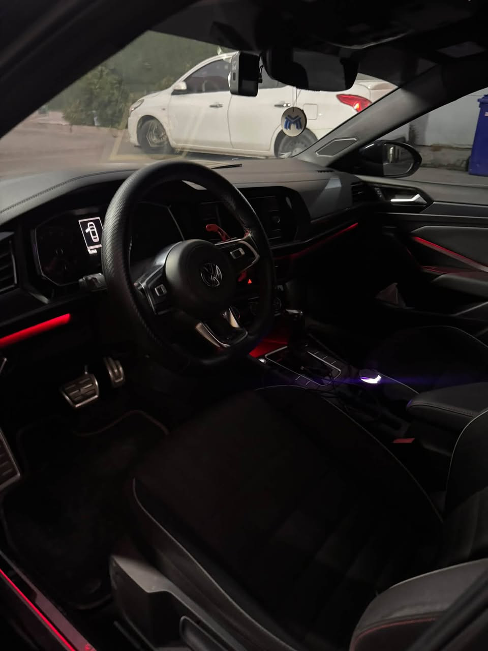 السلام عليكم
VOLKSWAGEN JETTA GLI  2021

المواصفات:

-مكينة 20 توربو 🚀🔥

-تبريد منفصل

-داخل كاربون فايبر حقيقي

-كير دبل كلج 7 نمرات

-انارة محيطية بلادي متغير 12 لون

- سستم صوت 

-مري هيتر 

-حساسات اماميه ونقطة عمياء 

_ حساسات خلفية وتوقف مباشر 

-4 وضعيات قيادة 

-شفتات بلستيرن

-كشنات تدفئة   

-هاند بريك بصمة

-نقطة عمياء

-اوتو لايت

-اشاير بلمري

-تنبيه تصادم

كاربلاي واندرويد اوتو 

تخم تايرات جديدة 

بولش جديد 

لد لايتات متغير حركات واللوان

وبعد بيها هواي مواصفات 

حادثها جاملغ وباب سائق سطحي بدون دواخل ولا ايرباك 

وشفة بانيد وقعطتين كلير صبغ فقط 

السيارة مسويلها ادامة كاملة جاهزة من كل النواحي 
كير مكفول محرك مفتوح قبغ محرك فقط
ماشية 70 ميل

تضليل صالح لمدة سنة اربيل 

رقم اربيل 
مكان السيارة بغداد 

للاستفسار 

***********
غير متواجد على الفيس

نص مكتوب في الصور:
- 3VW6T7BU8MM019275
- 51 4G 1:18 bid.cars 3 / 10 1:1 31
- 51 4G 1:18 bid.cars 4 / 10 1:1 31