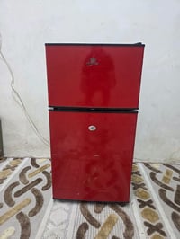 ثلاجه صغيرة • شغّال • جبايش