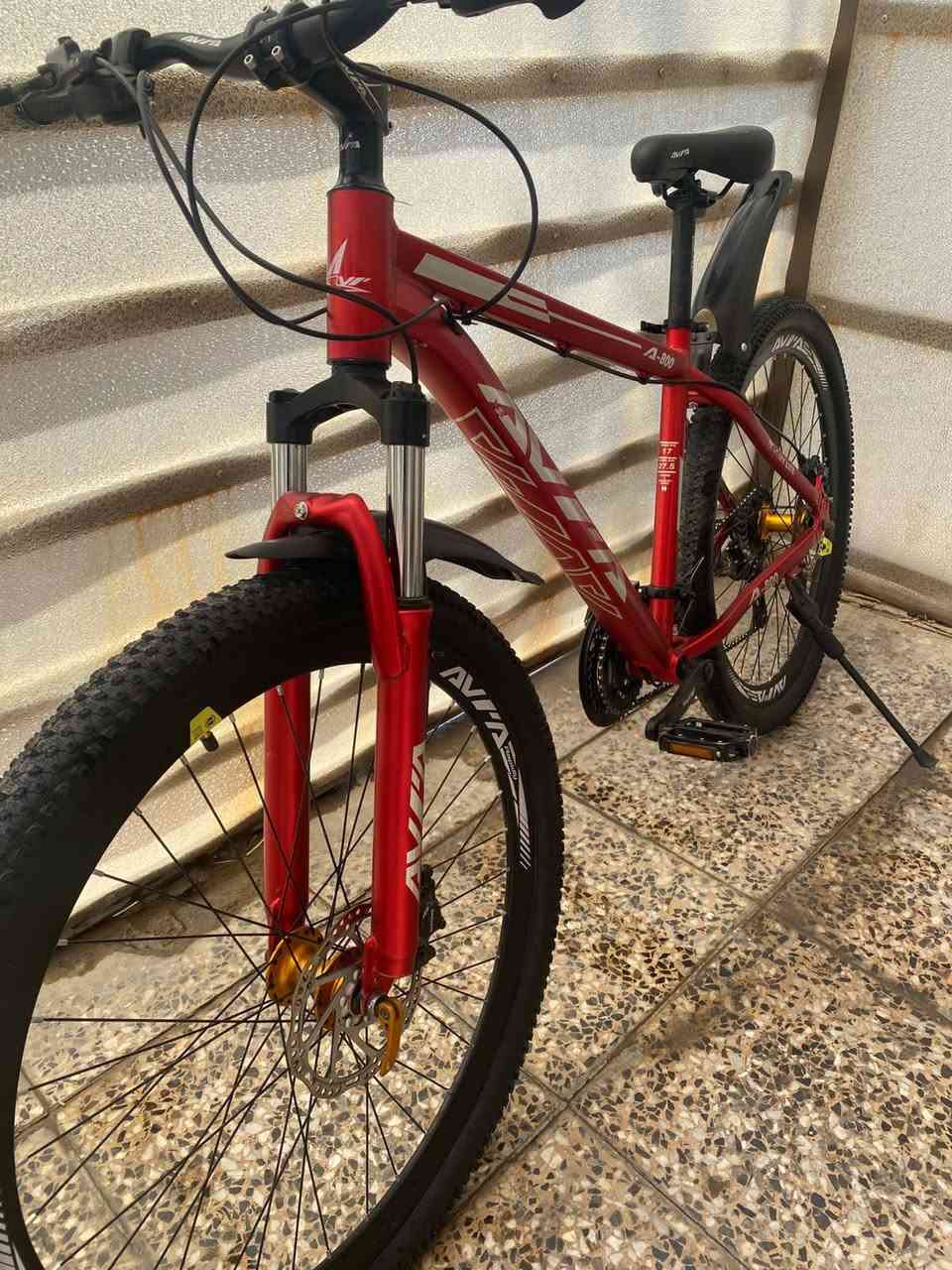 سلام عليكم شباب هاذه البايسكل للبيع نضافه فول البايسكل امريكي اصل دسكات امامي خلفي بريكات دهن مكينه امامي خلفي حجم 28 البايسكل كلش نضيف سعر البايسكل 175 الف وبي مجال عنواني بغداد الغزاليه اي استفسار خاص او على الرقم *********** واتساب

