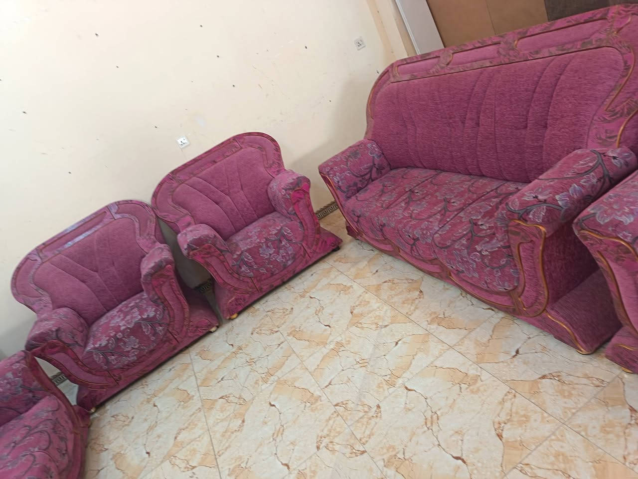 بيع... سريع .....سريع.🚚225الف
معرض ابو عبدالله للاثاث المنزلي 🔥تم وصول وجبه جديده من تخم مستخدم عشر مقاعد خمس ست قطع العنوان تكريت الديوم مقابل مطعم المذاق بلقرب من اسواق الزوبعي للاستفسار خاص او اتصال *********** متوفر وتساب

