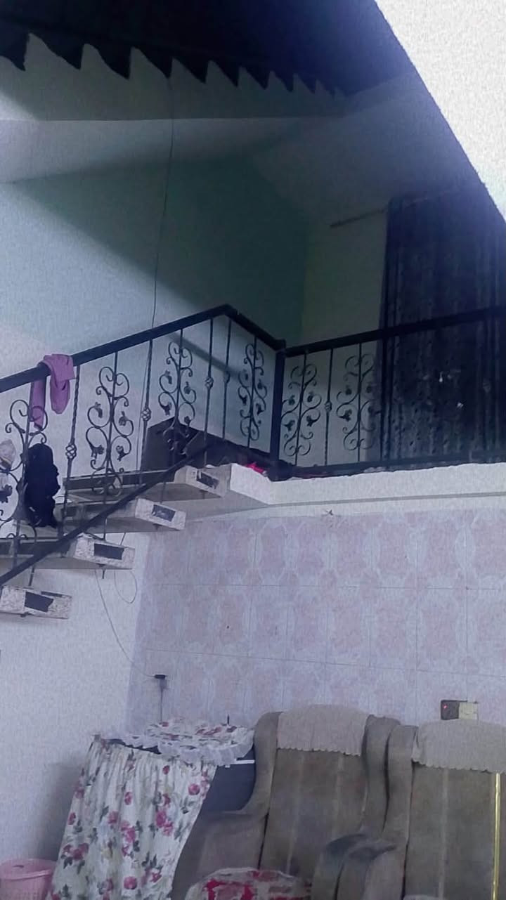 السلام عليكم
بيت للبيع 250 متر سند 25 منطقة العريفية شارع محطة المياه حديقة جبيره الطابق الاول مطبخ استقبال صاله غرفة نوم منور مع ملحقات الطابق الثاني 3 غرف نوم السعر 105 بيه مجال للاستفسار ***********
