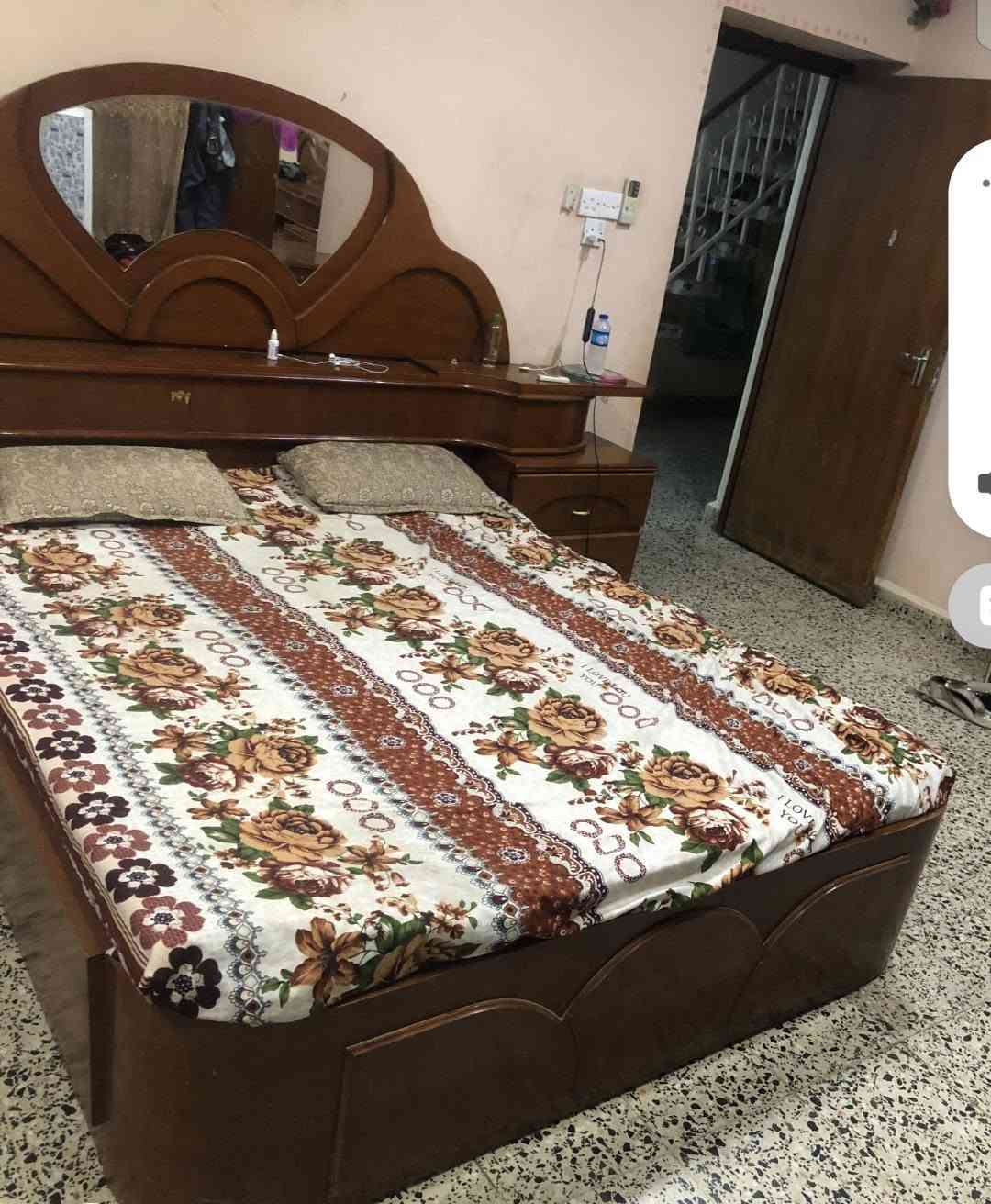 سلام عليكم غرفة نوم اخشاب تفصال
 نضيف اي عيب مابي للبيع العنوان كركوك حي العسكري رقم الهاتف
 *********** كركوك, العراق
