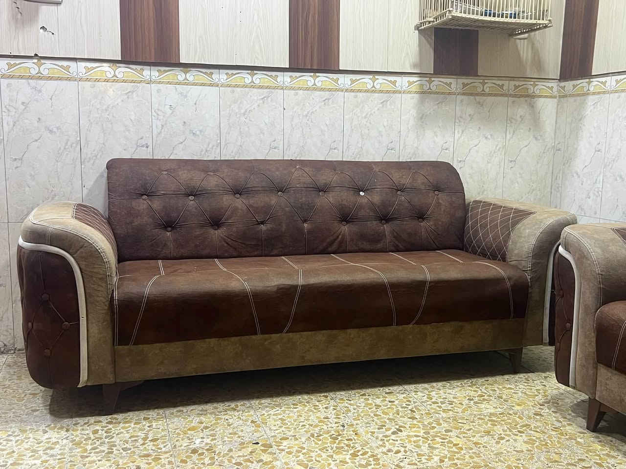 السلام عليكم 
تخم 5 خمس قطع 10 نفرات نظيف سعرة 600 وبي مجال 
***********
